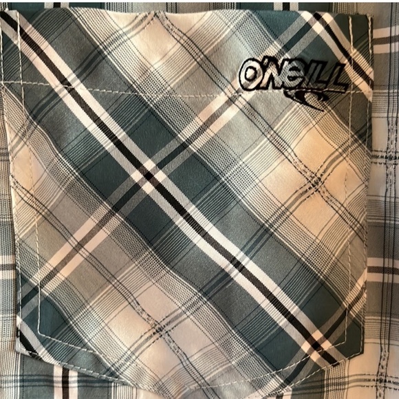 Like New! 🔹O’NEILL- BUTTON UP SHIRT - Picture 2 of 8